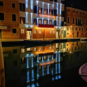 Ca' Bonfadini Historic Experience البندقية